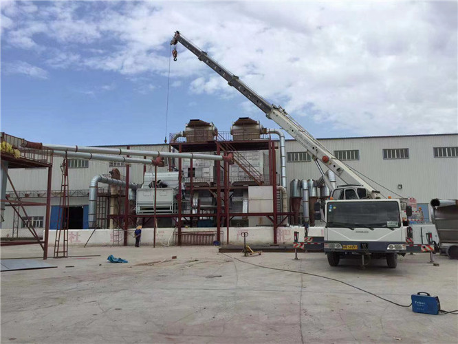 凤山县“手脚齐动”—— 吊车的 “协同作业” 技术